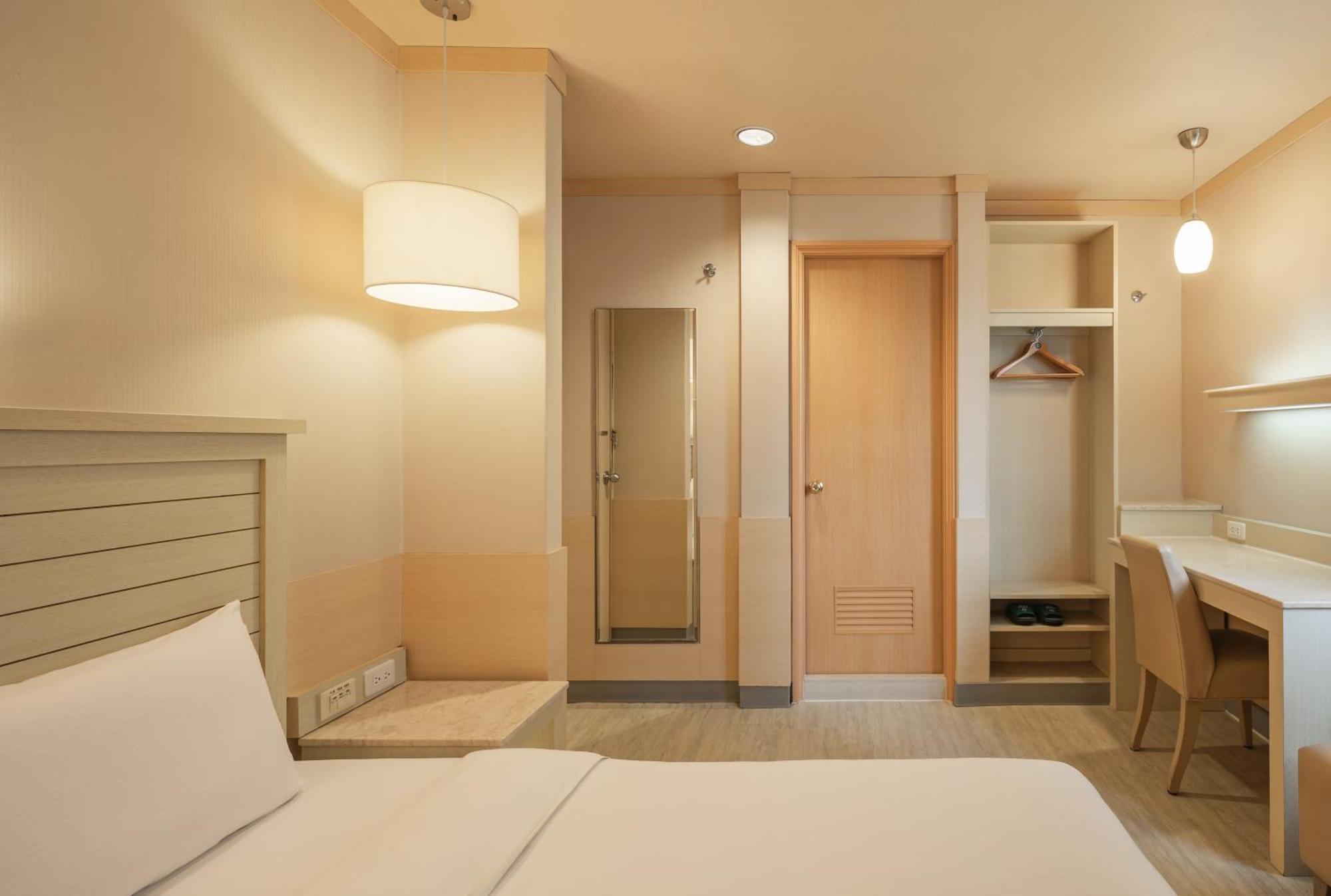 Kindness Hotel - Jhong Jheng Гаосюн Номер фото